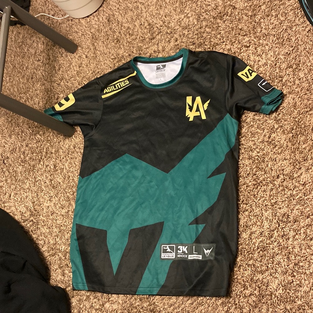 Agilities Overwatch League jersey size large